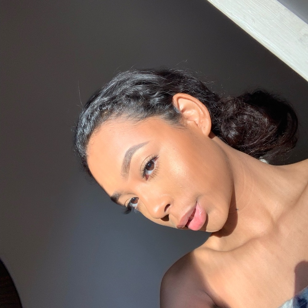 Meet your Posher, Ayana